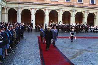 Cerimonia del cambio di denominazione del Comando carabinieri guardie del Presidente della Repubblica in "Reggimento Carabinieri Guardie della Repubblica" e deposizione di una corona d'alloro, da parte del Presidente della Repubblica, sulla Tomba del Milite Ignoto