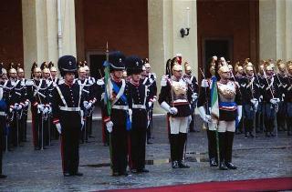 Cerimonia del cambio di denominazione del Comando carabinieri guardie del Presidente della Repubblica in "Reggimento Carabinieri Guardie della Repubblica" e deposizione di una corona d'alloro, da parte del Presidente della Repubblica, sulla Tomba del Milite Ignoto