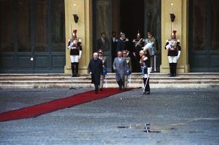 Cerimonia del cambio di denominazione del Comando carabinieri guardie del Presidente della Repubblica in "Reggimento Carabinieri Guardie della Repubblica" e deposizione di una corona d'alloro, da parte del Presidente della Repubblica, sulla Tomba del Milite Ignoto