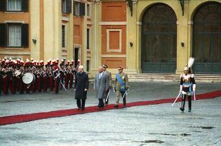 Cerimonia del cambio di denominazione del Comando carabinieri guardie del Presidente della Repubblica in "Reggimento Carabinieri Guardie della Repubblica" e deposizione di una corona d'alloro, da parte del Presidente della Repubblica, sulla Tomba del Milite Ignoto