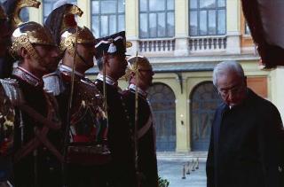 Cerimonia del cambio di denominazione del Comando carabinieri guardie del Presidente della Repubblica in "Reggimento Carabinieri Guardie della Repubblica" e deposizione di una corona d'alloro, da parte del Presidente della Repubblica, sulla Tomba del Milite Ignoto