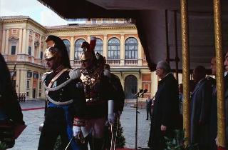 Cerimonia del cambio di denominazione del Comando carabinieri guardie del Presidente della Repubblica in "Reggimento Carabinieri Guardie della Repubblica" e deposizione di una corona d'alloro, da parte del Presidente della Repubblica, sulla Tomba del Milite Ignoto