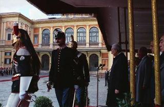 Cerimonia del cambio di denominazione del Comando carabinieri guardie del Presidente della Repubblica in "Reggimento Carabinieri Guardie della Repubblica" e deposizione di una corona d'alloro, da parte del Presidente della Repubblica, sulla Tomba del Milite Ignoto