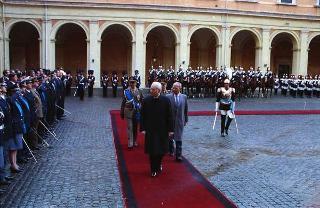 Cerimonia del cambio di denominazione del Comando carabinieri guardie del Presidente della Repubblica in "Reggimento Carabinieri Guardie della Repubblica" e deposizione di una corona d'alloro, da parte del Presidente della Repubblica, sulla Tomba del Milite Ignoto