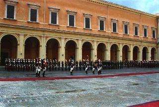 Cerimonia del cambio di denominazione del Comando carabinieri guardie del Presidente della Repubblica in "Reggimento Carabinieri Guardie della Repubblica" e deposizione di una corona d'alloro, da parte del Presidente della Repubblica, sulla Tomba del Milite Ignoto