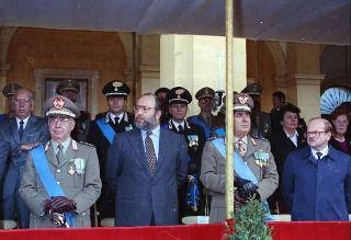 Cerimonia del cambio di denominazione del Comando carabinieri guardie del Presidente della Repubblica in "Reggimento Carabinieri Guardie della Repubblica" e deposizione di una corona d'alloro, da parte del Presidente della Repubblica, sulla Tomba del Milite Ignoto