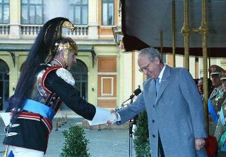 Cerimonia del cambio di denominazione del Comando carabinieri guardie del Presidente della Repubblica in "Reggimento Carabinieri Guardie della Repubblica" e deposizione di una corona d'alloro, da parte del Presidente della Repubblica, sulla Tomba del Milite Ignoto