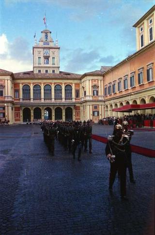 Cerimonia del cambio di denominazione del Comando carabinieri guardie del Presidente della Repubblica in "Reggimento Carabinieri Guardie della Repubblica" e deposizione di una corona d'alloro, da parte del Presidente della Repubblica, sulla Tomba del Milite Ignoto