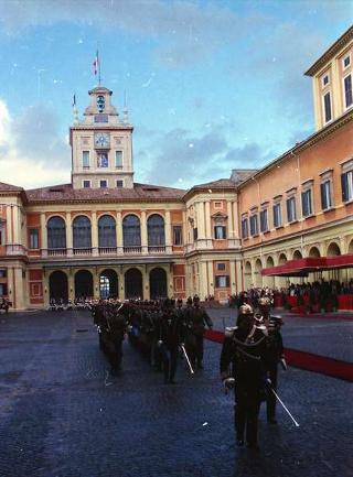 Cerimonia del cambio di denominazione del Comando carabinieri guardie del Presidente della Repubblica in "Reggimento Carabinieri Guardie della Repubblica" e deposizione di una corona d'alloro, da parte del Presidente della Repubblica, sulla Tomba del Milite Ignoto