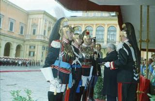 Cerimonia del cambio di denominazione del Comando carabinieri guardie del Presidente della Repubblica in "Reggimento Carabinieri Guardie della Repubblica" e deposizione di una corona d'alloro, da parte del Presidente della Repubblica, sulla Tomba del Milite Ignoto