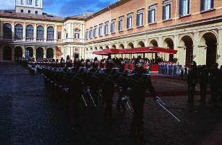 Cerimonia del cambio di denominazione del Comando carabinieri guardie del Presidente della Repubblica in "Reggimento Carabinieri Guardie della Repubblica" e deposizione di una corona d'alloro, da parte del Presidente della Repubblica, sulla Tomba del Milite Ignoto