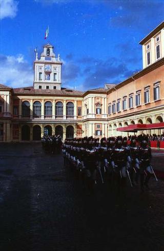 Cerimonia del cambio di denominazione del Comando carabinieri guardie del Presidente della Repubblica in "Reggimento Carabinieri Guardie della Repubblica" e deposizione di una corona d'alloro, da parte del Presidente della Repubblica, sulla Tomba del Milite Ignoto