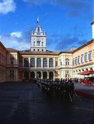 Cerimonia del cambio di denominazione del Comando carabinieri guardie del Presidente della Repubblica in "Reggimento Carabinieri Guardie della Repubblica" e deposizione di una corona d'alloro, da parte del Presidente della Repubblica, sulla Tomba del Milite Ignoto