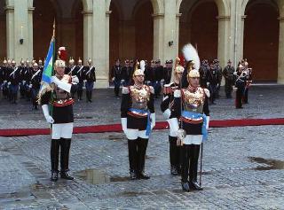 Cerimonia del cambio di denominazione del Comando carabinieri guardie del Presidente della Repubblica in "Reggimento Carabinieri Guardie della Repubblica" e deposizione di una corona d'alloro, da parte del Presidente della Repubblica, sulla Tomba del Milite Ignoto