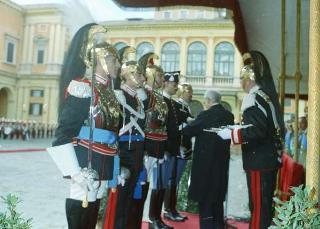 Cerimonia del cambio di denominazione del Comando carabinieri guardie del Presidente della Repubblica in "Reggimento Carabinieri Guardie della Repubblica" e deposizione di una corona d'alloro, da parte del Presidente della Repubblica, sulla Tomba del Milite Ignoto