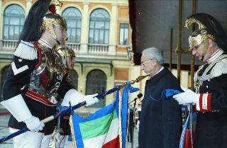 Cerimonia del cambio di denominazione del Comando carabinieri guardie del Presidente della Repubblica in "Reggimento Carabinieri Guardie della Repubblica" e deposizione di una corona d'alloro, da parte del Presidente della Repubblica, sulla Tomba del Milite Ignoto