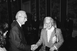 Il Presidente della Repubblica Francesco Cossiga incontra la signora Jeanne Sauvè, ex Governatore generale del Canada, con Alan William Sullivan, ambasciatore del Canada a Roma