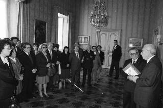 Il Presidente della Repubblica Francesco Cossiga incontra Bernardo Razzotti, presidente dell'Associazione donatori di sangue di Lanciano, con una delegazione di donatori frentani