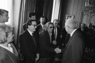 Il Presidente della Repubblica Francesco Cossiga incontra Bernardo Razzotti, presidente dell'Associazione donatori di sangue di Lanciano, con una delegazione di donatori frentani