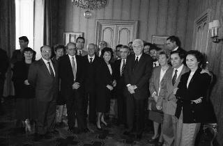 Il Presidente della Repubblica Francesco Cossiga incontra Bernardo Razzotti, presidente dell'Associazione donatori di sangue di Lanciano, con una delegazione di donatori frentani