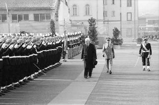Intervento del Presidente della Repubblica,in forma privata,a Cairo Montenotte per la commemorazione di Francesco Cesare Rossi ed a Ferrania per una visita allo stabilimento della Società 3M. E visita a Stella San Giovanni presso la tomba del Presidente Sandro Pertini