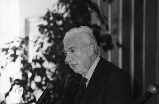 Intervento del Presidente della Repubblica,in forma privata,a Cairo Montenotte per la commemorazione di Francesco Cesare Rossi ed a Ferrania per una visita allo stabilimento della Società 3M. E visita a Stella San Giovanni presso la tomba del Presidente Sandro Pertini