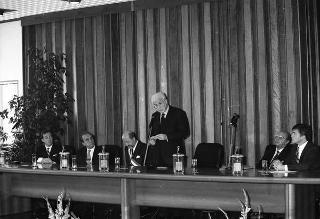 Intervento del Presidente della Repubblica,in forma privata,a Cairo Montenotte per la commemorazione di Francesco Cesare Rossi ed a Ferrania per una visita allo stabilimento della Società 3M. E visita a Stella San Giovanni presso la tomba del Presidente Sandro Pertini