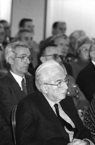 Intervento del Presidente della Repubblica,in forma privata,a Cairo Montenotte per la commemorazione di Francesco Cesare Rossi ed a Ferrania per una visita allo stabilimento della Società 3M. E visita a Stella San Giovanni presso la tomba del Presidente Sandro Pertini