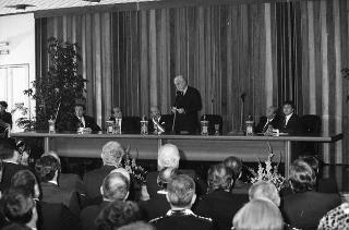 Intervento del Presidente della Repubblica,in forma privata,a Cairo Montenotte per la commemorazione di Francesco Cesare Rossi ed a Ferrania per una visita allo stabilimento della Società 3M. E visita a Stella San Giovanni presso la tomba del Presidente Sandro Pertini