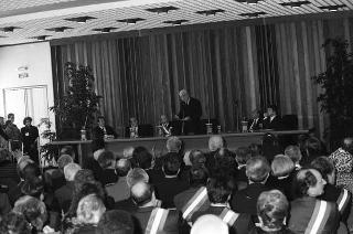 Intervento del Presidente della Repubblica,in forma privata,a Cairo Montenotte per la commemorazione di Francesco Cesare Rossi ed a Ferrania per una visita allo stabilimento della Società 3M. E visita a Stella San Giovanni presso la tomba del Presidente Sandro Pertini