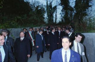 Intervento del Presidente della Repubblica,in forma privata,a Cairo Montenotte per la commemorazione di Francesco Cesare Rossi ed a Ferrania per una visita allo stabilimento della Società 3M. E visita a Stella San Giovanni presso la tomba del Presidente Sandro Pertini