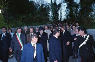 Intervento del Presidente della Repubblica,in forma privata,a Cairo Montenotte per la commemorazione di Francesco Cesare Rossi ed a Ferrania per una visita allo stabilimento della Società 3M. E visita a Stella San Giovanni presso la tomba del Presidente Sandro Pertini