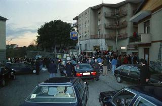 Intervento del Presidente della Repubblica,in forma privata,a Cairo Montenotte per la commemorazione di Francesco Cesare Rossi ed a Ferrania per una visita allo stabilimento della Società 3M. E visita a Stella San Giovanni presso la tomba del Presidente Sandro Pertini