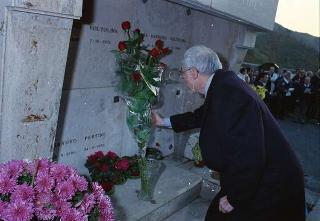 Intervento del Presidente della Repubblica,in forma privata,a Cairo Montenotte per la commemorazione di Francesco Cesare Rossi ed a Ferrania per una visita allo stabilimento della Società 3M. E visita a Stella San Giovanni presso la tomba del Presidente Sandro Pertini