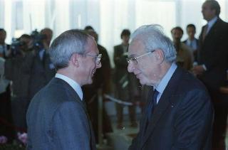Intervento del Presidente della Repubblica,in forma privata,a Cairo Montenotte per la commemorazione di Francesco Cesare Rossi ed a Ferrania per una visita allo stabilimento della Società 3M. E visita a Stella San Giovanni presso la tomba del Presidente Sandro Pertini