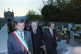 Intervento del Presidente della Repubblica,in forma privata,a Cairo Montenotte per la commemorazione di Francesco Cesare Rossi ed a Ferrania per una visita allo stabilimento della Società 3M. E visita a Stella San Giovanni presso la tomba del Presidente Sandro Pertini