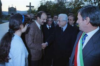Intervento del Presidente della Repubblica,in forma privata,a Cairo Montenotte per la commemorazione di Francesco Cesare Rossi ed a Ferrania per una visita allo stabilimento della Società 3M. E visita a Stella San Giovanni presso la tomba del Presidente Sandro Pertini
