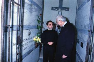 Intervento del Presidente della Repubblica,in forma privata,a Cairo Montenotte per la commemorazione di Francesco Cesare Rossi ed a Ferrania per una visita allo stabilimento della Società 3M. E visita a Stella San Giovanni presso la tomba del Presidente Sandro Pertini