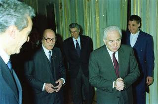 Incontro del Presidente della Repubblica Francesco Cossiga con l'avv. Enrico Randone, presidente e amministratore delegato delle Assicurazioni Generali