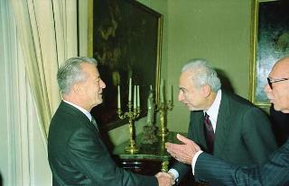 Incontro del Presidente della Repubblica Francesco Cossiga con l'avv. Enrico Randone, presidente e amministratore delegato delle Assicurazioni Generali