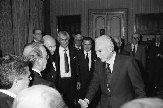 Il Presidente della Repubblica Francesco Cossiga riceve in udienza l'on. prof. Luigi D'Amato, presidente del Comitato promotore del Movimento unitario pensionati "Uomini vivi"