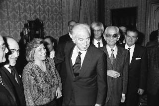 Il Presidente della Repubblica Francesco Cossiga riceve in udienza l'on. prof. Luigi D'Amato, presidente del Comitato promotore del Movimento unitario pensionati "Uomini vivi"
