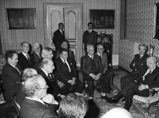 Il Presidente della Repubblica Francesco Cossiga riceve in udienza l'on. prof. Luigi D'Amato, presidente del Comitato promotore del Movimento unitario pensionati "Uomini vivi"