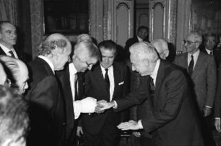 Il Presidente della Repubblica Francesco Cossiga riceve in udienza l'on. prof. Luigi D'Amato, presidente del Comitato promotore del Movimento unitario pensionati "Uomini vivi"