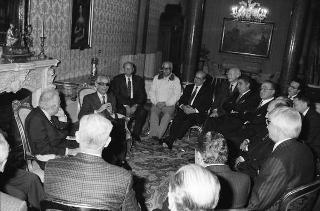 Il Presidente della Repubblica Francesco Cossiga riceve in udienza l'on. prof. Luigi D'Amato, presidente del Comitato promotore del Movimento unitario pensionati "Uomini vivi"