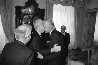 Il Presidente della Repubblica Francesco Cossiga incontra il Sen. Prof. Giovanni Spadolini, presidente del Senato, con alcuni professori universitari per celebrare i 40 anni di insegnamento di Spadolini