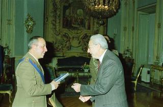 Udienza privata del Presidente della Repubblica Francesco Cossiga Privata durante la cerimonia del cambio ufficiali a Casa Militare: il Tenente Colonnello Antonio Angelini, il Colonnello Antonio D'Onofrio, il Tenente Colonnello Pietro Menna, il Capitano di vascello Paolo Romano
