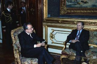 Il Presidente della Repubblica Francesco Cossiga riceve in udienza le Delegazioni del Consiglio Europeo in occasione della visita del Presidente della Repubblica Francese Francois Mitterand