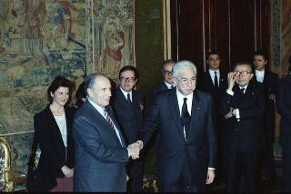 Il Presidente della Repubblica Francesco Cossiga riceve in udienza le Delegazioni del Consiglio Europeo in occasione della visita del Presidente della Repubblica Francese Francois Mitterand