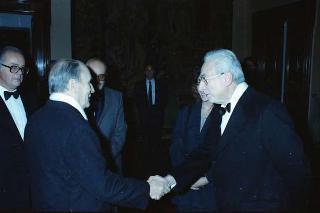 Il Presidente della Repubblica Francesco Cossiga riceve in udienza le Delegazioni del Consiglio Europeo in occasione della visita del Presidente della Repubblica Francese Francois Mitterand